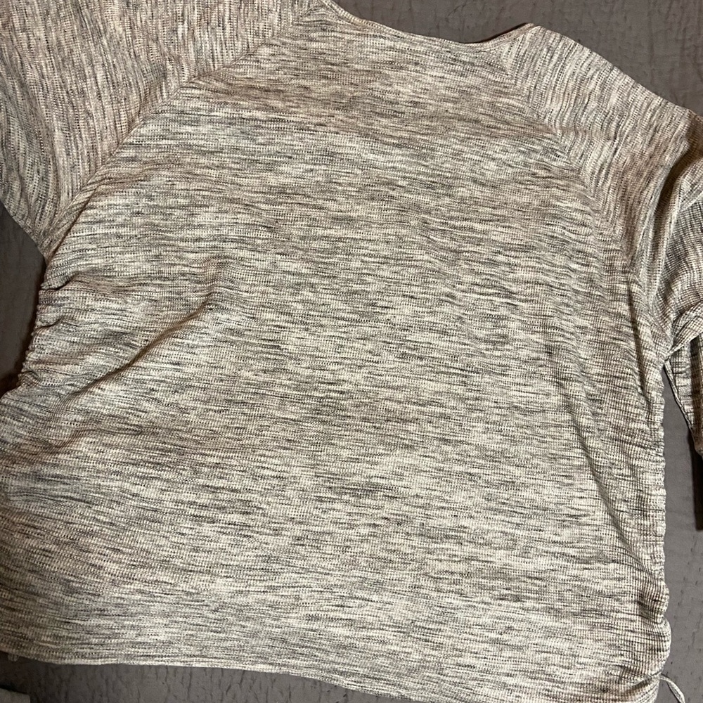 Gray long sleeved top - Picture 5 of 7